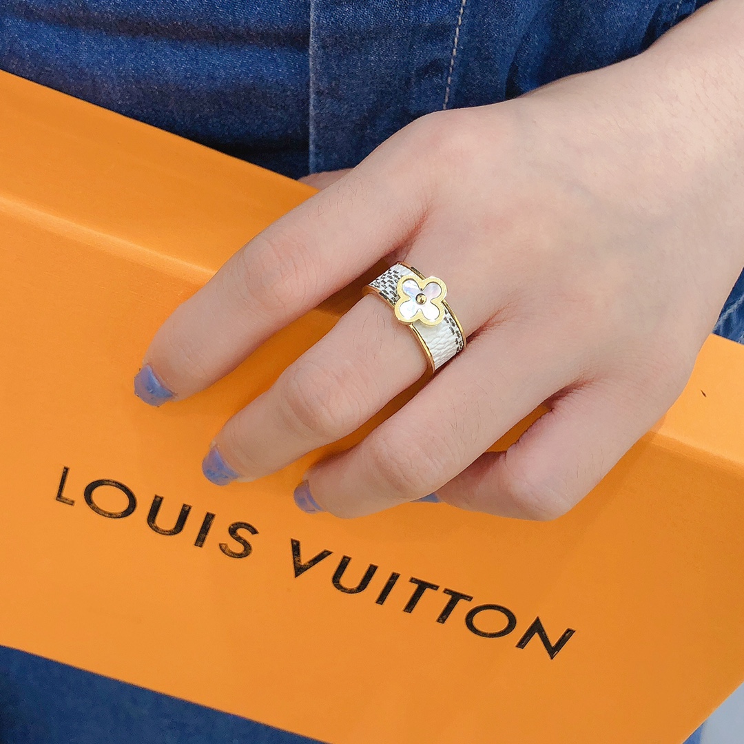 Replica LOUIS VUITTON Ring