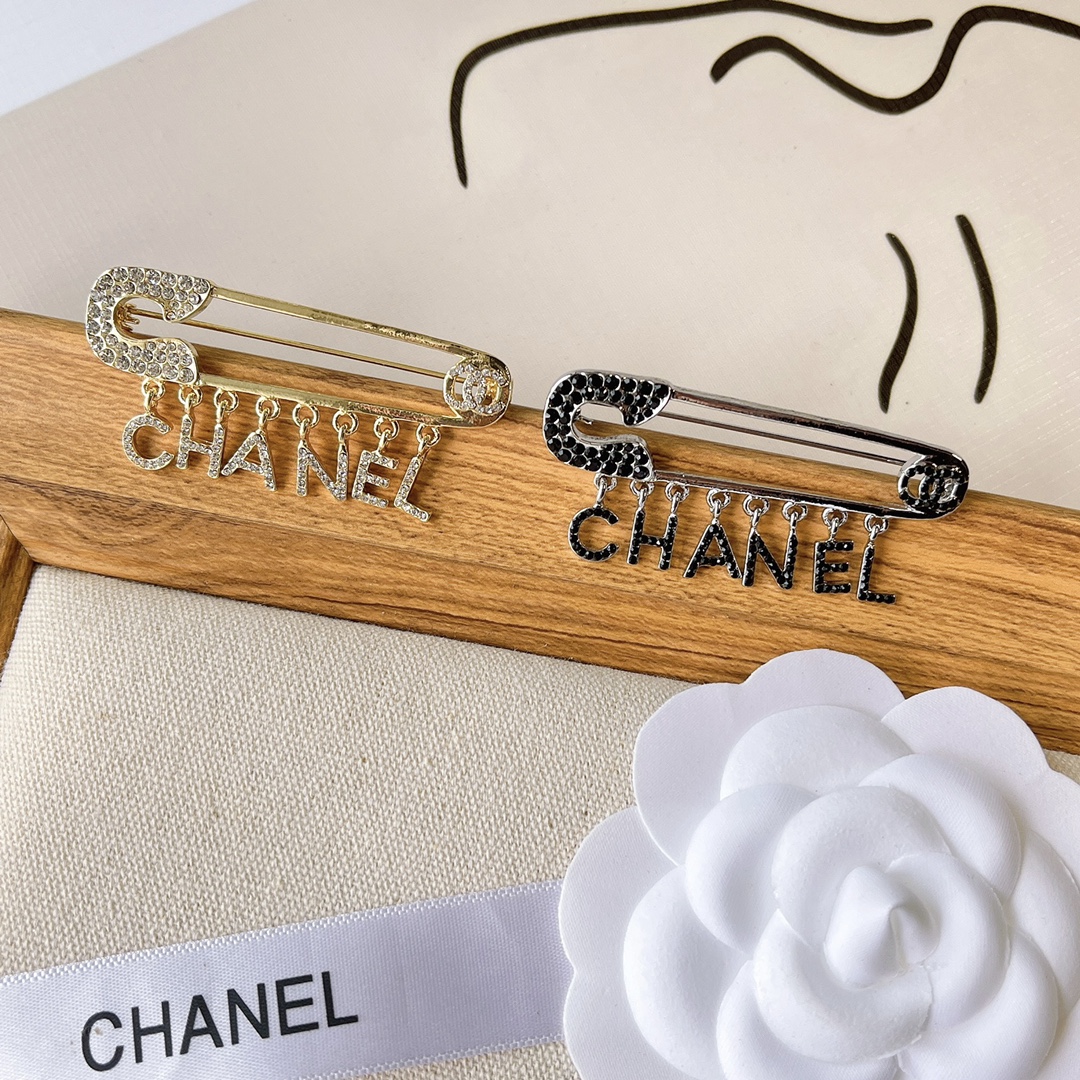 Replica CHANEL Brooch