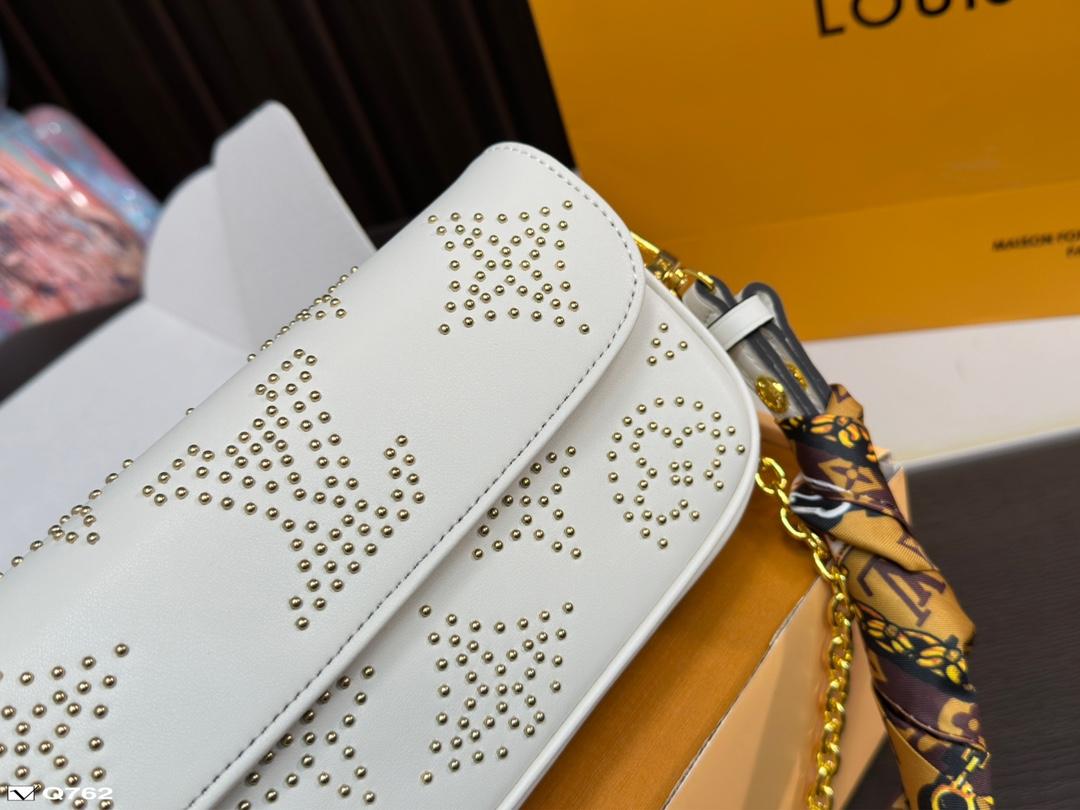 Replica Louis Vuitton Bag 11.5*22CM