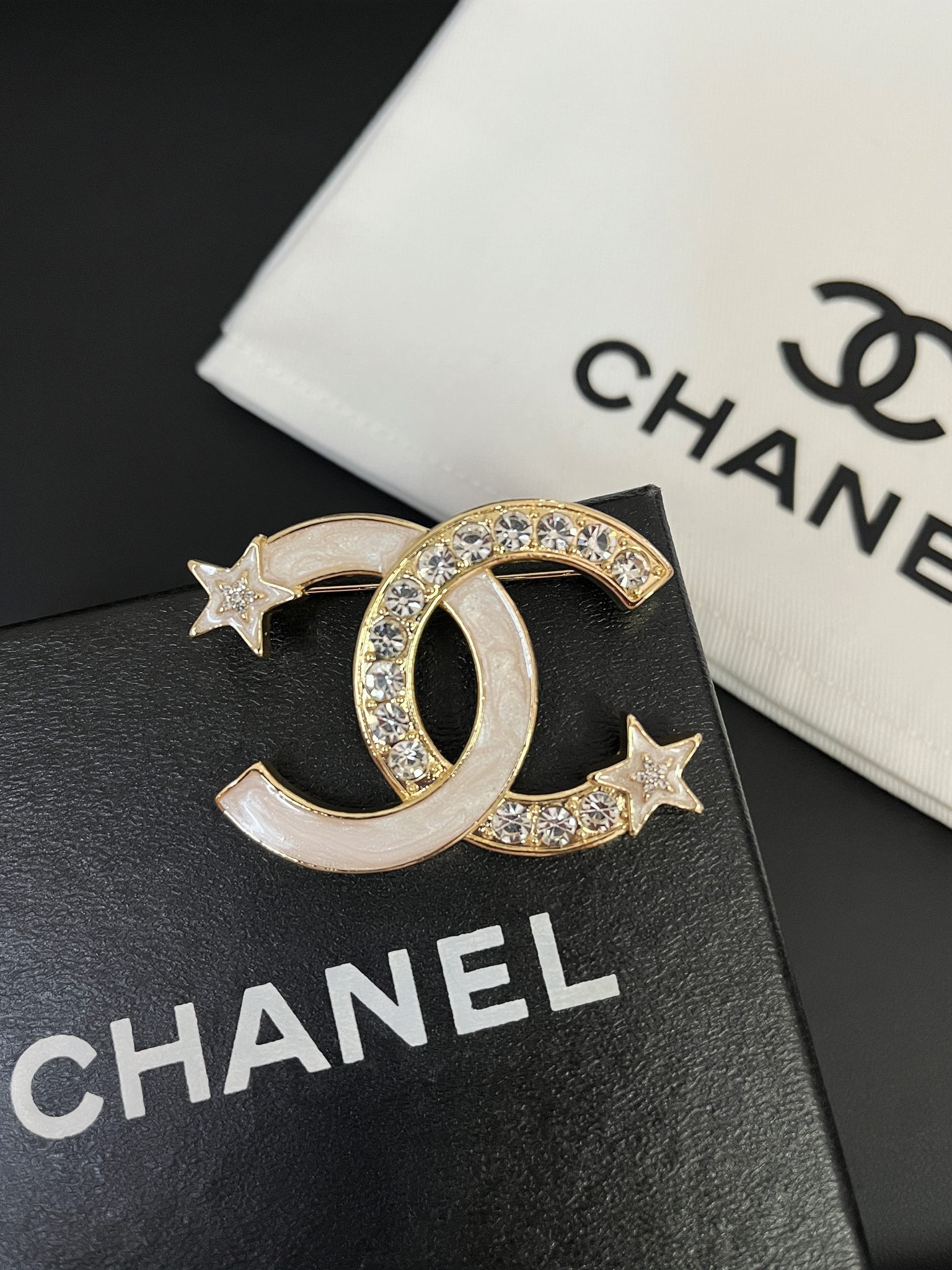 Replica CHANEL Brooch