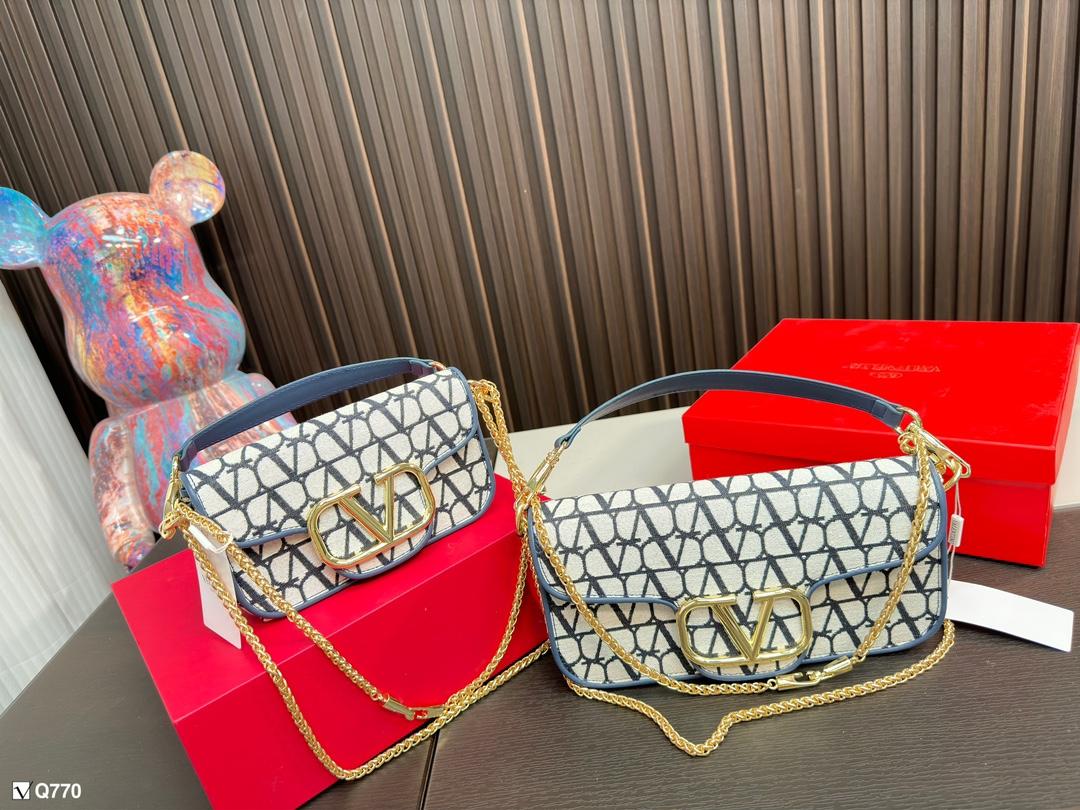 Replica Valentino Bag 19*11CM/26*13CM