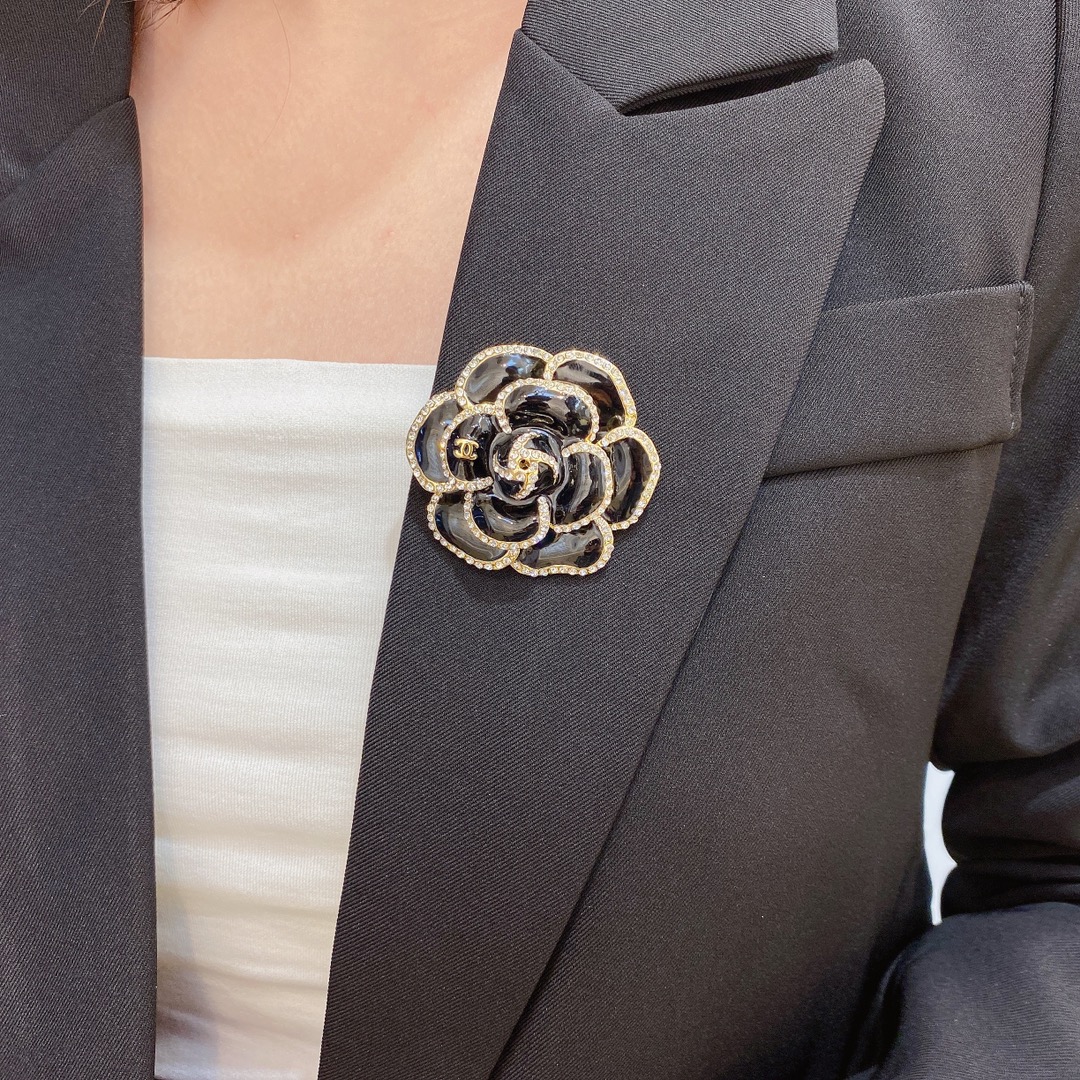 Replica CHANEL Brooch