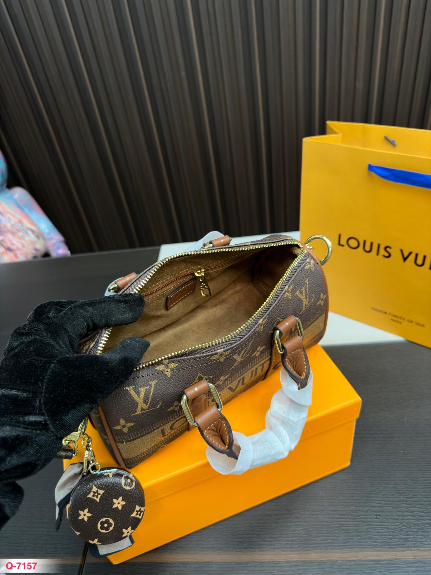 Replica Louis Vuitton Bag 13*23CM