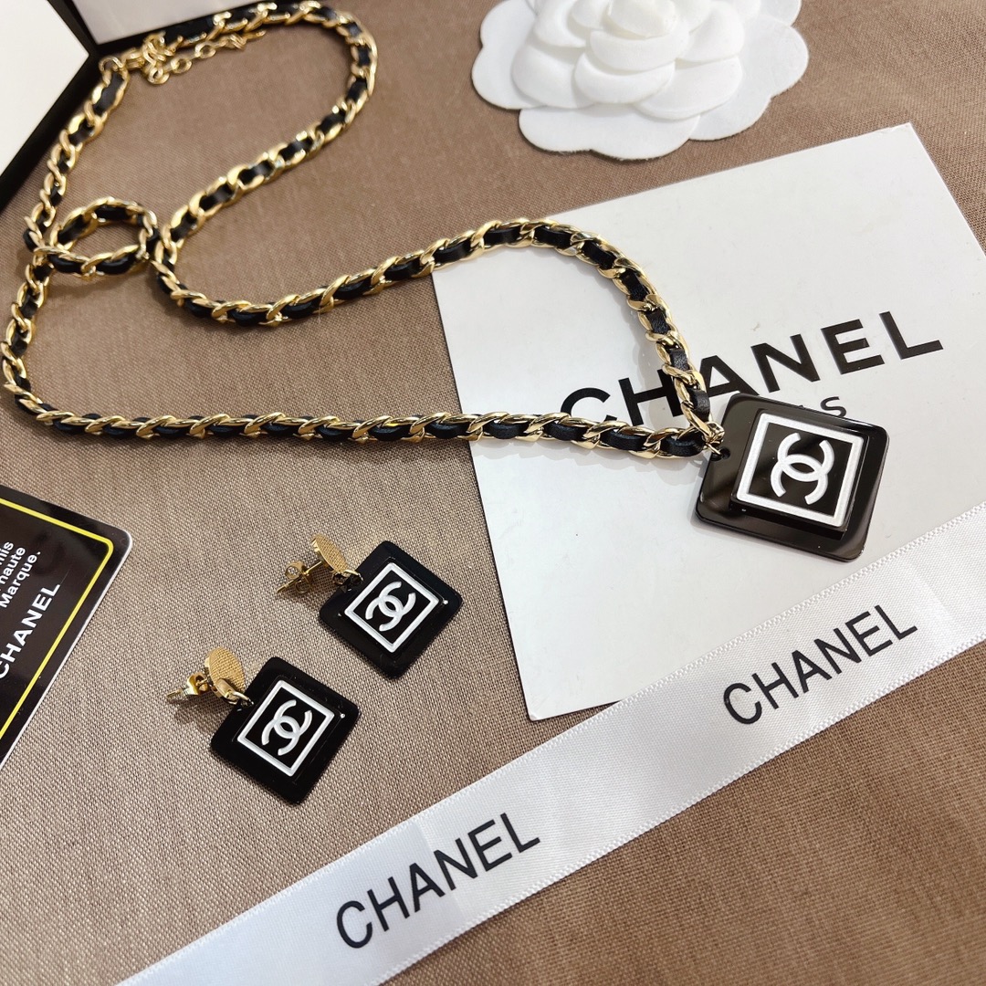 Replica CHANEL Necklace