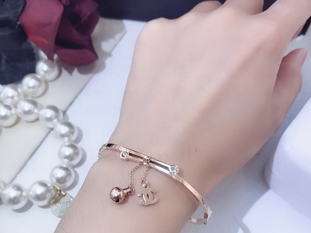 Replica CHANEL Bangle
