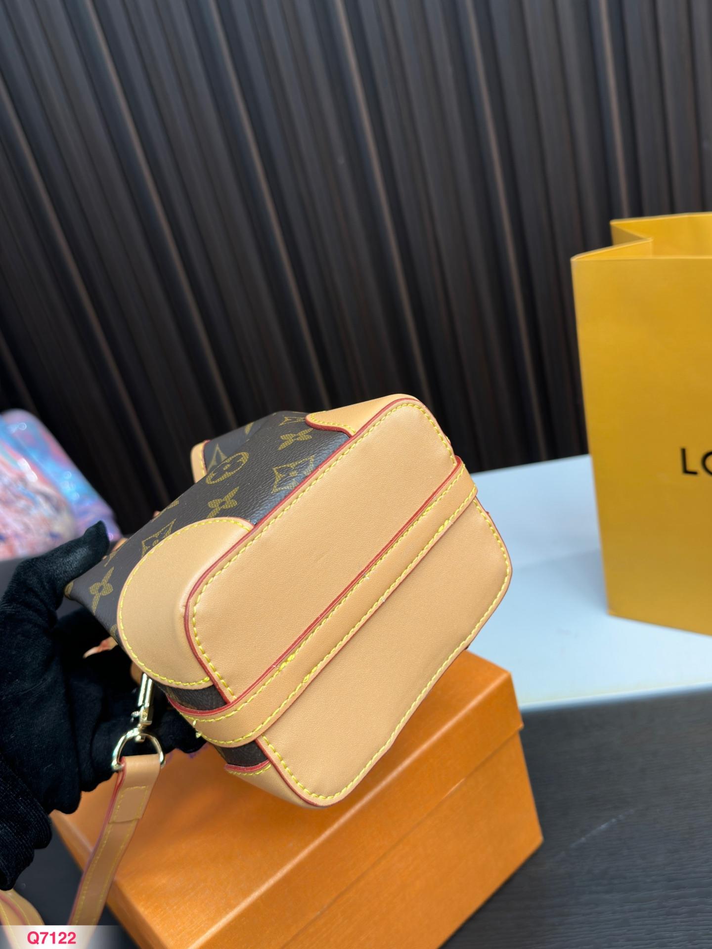 Replica Louis Vuitton Bag 13*14CM
