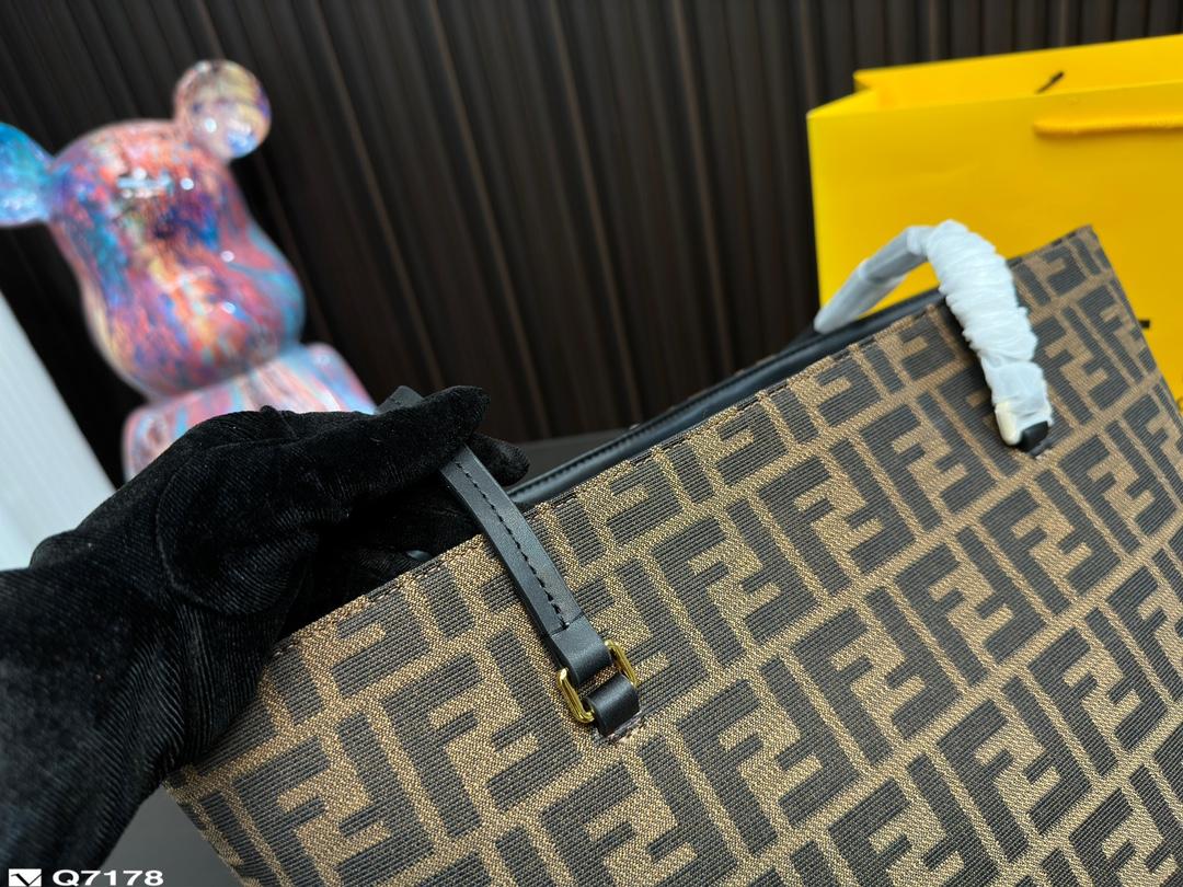 Replica Fendi Bag 26*23CM