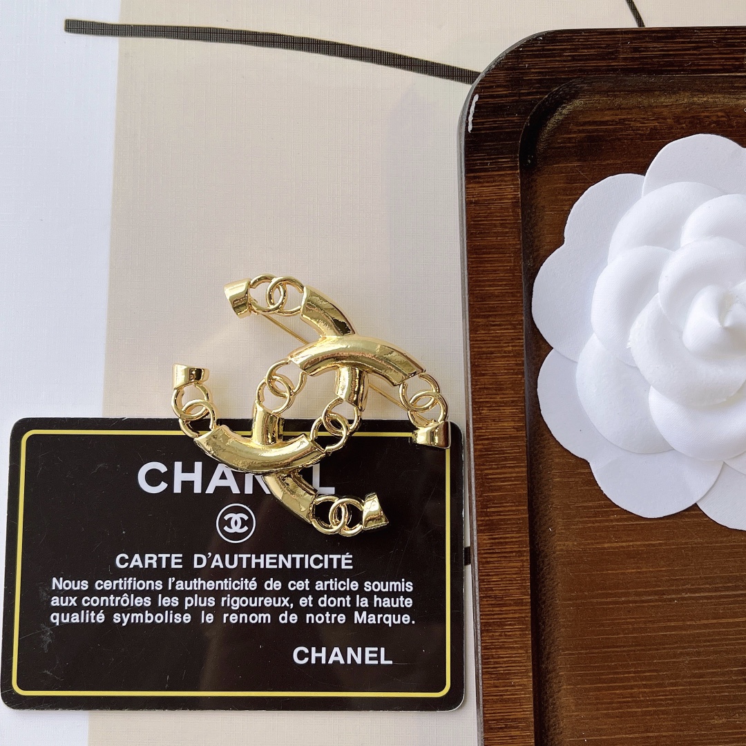 Replica CHANEL Brooch