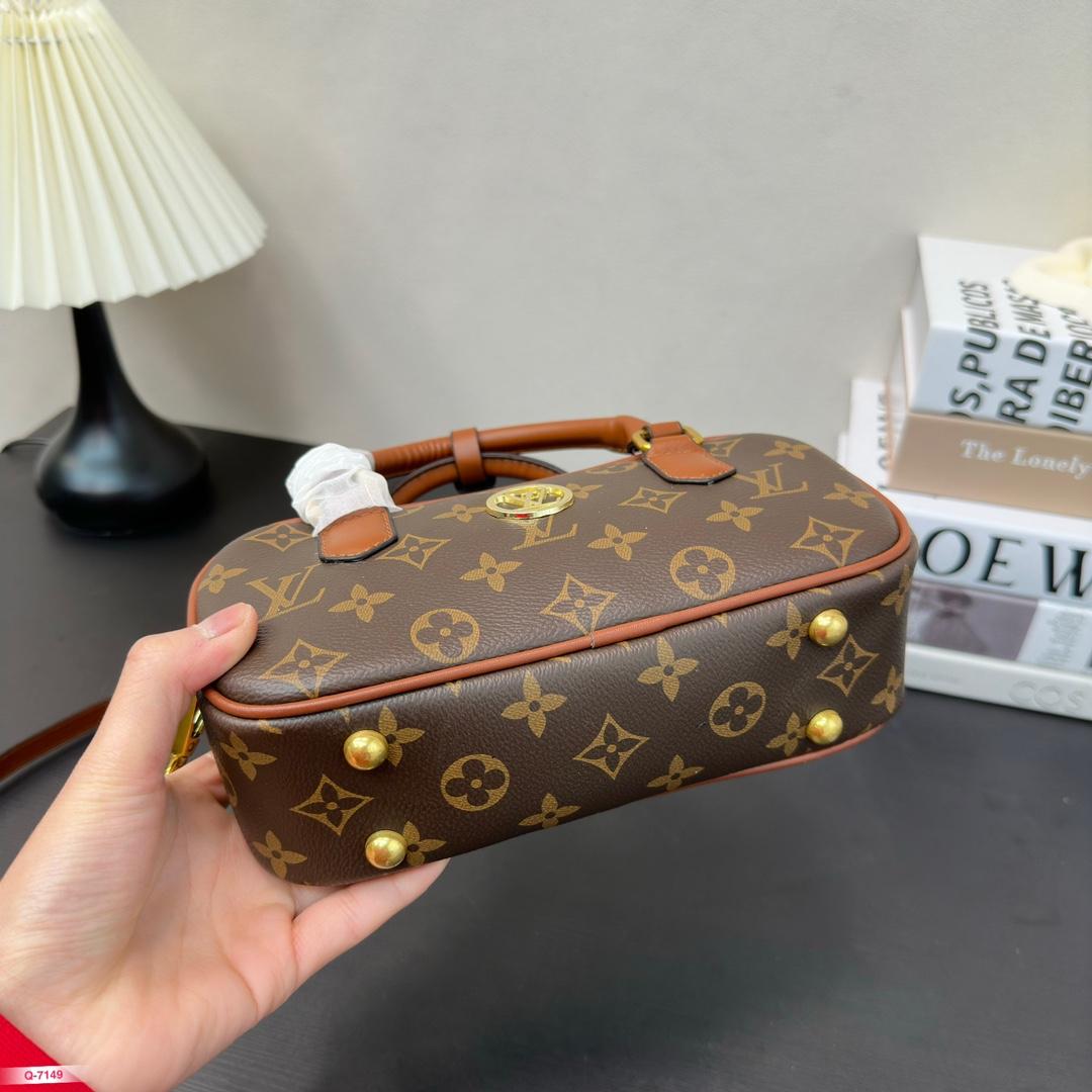 Replica Louis Vuitton Bag 22*11CM