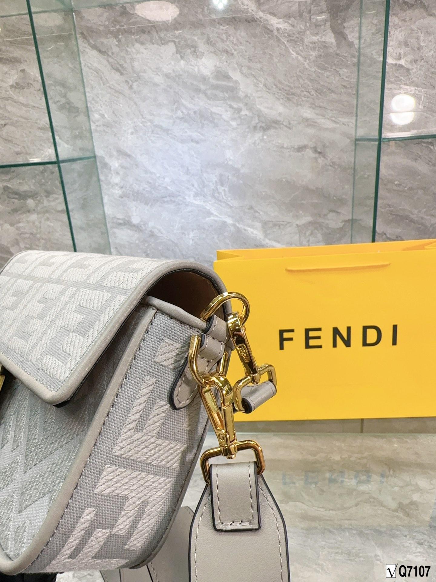 Replica Fendi Bag 25.5*14CM