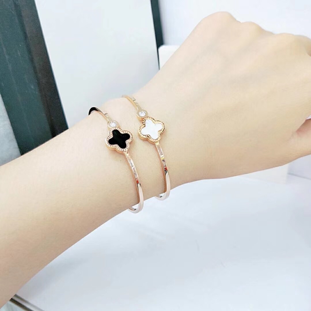 Replica VanCleef Arpels Bangle