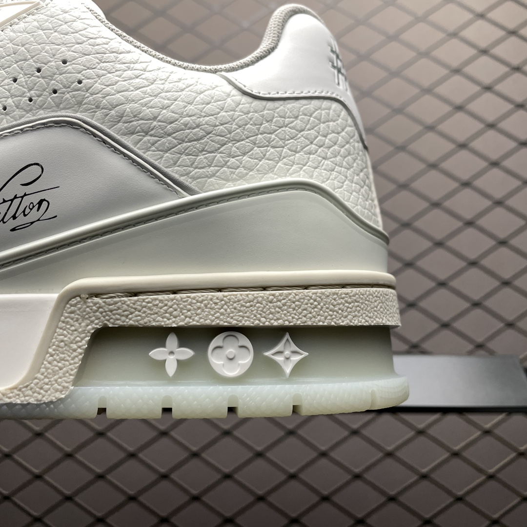 Replica Louis Vuitton Shoe Louis Vuitton LV Trainer Size 35-45 white