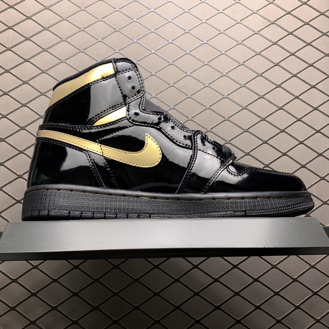 Replica Air Jordan Shoe Air Jordan 1 High OG GS Black Metallic Gold 555088-032 Size 36-4