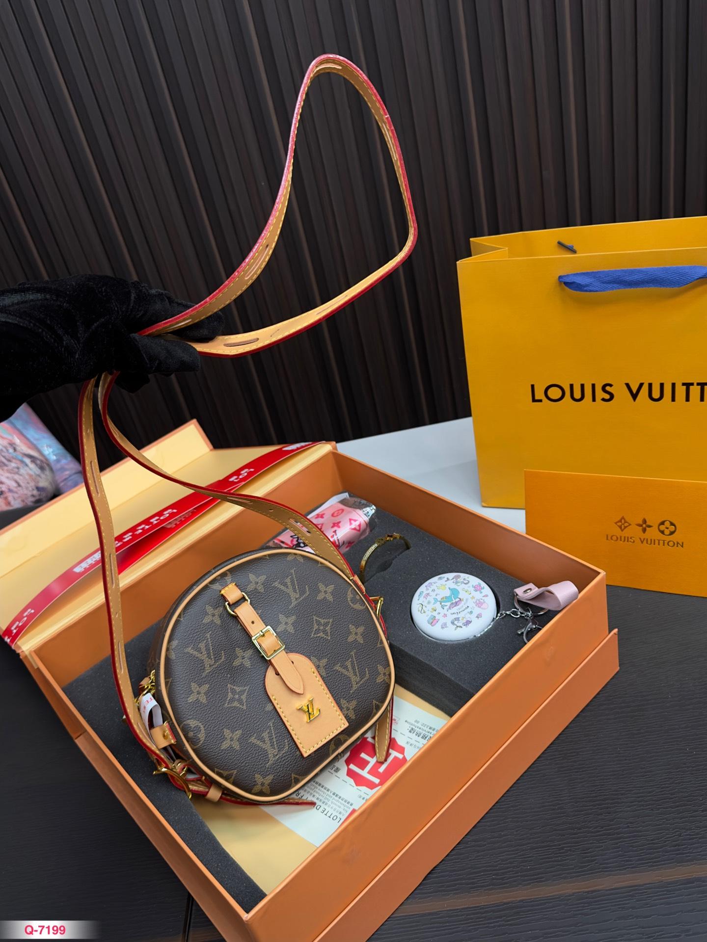 Replica Louis Vuitton Bag set 17*16CM