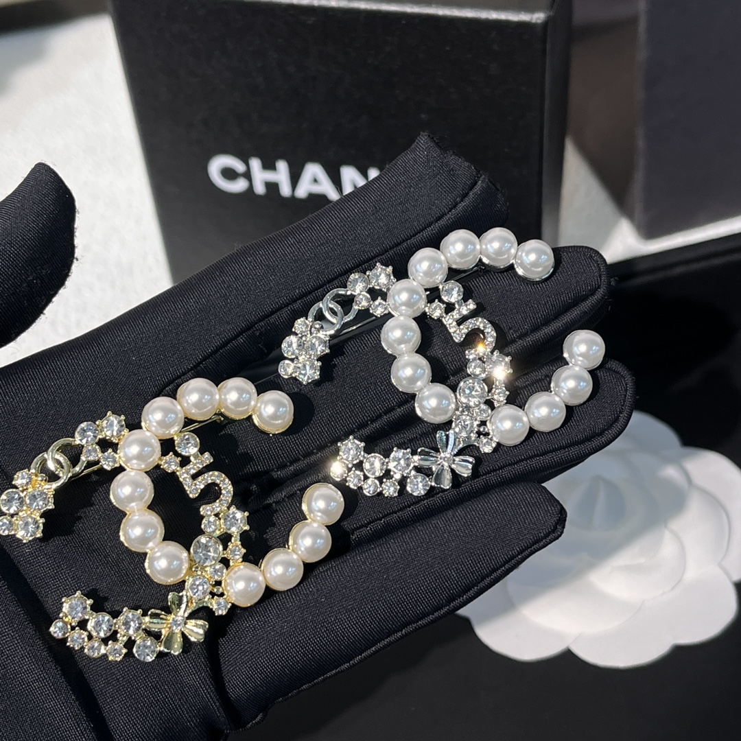 Replica CHANEL Brooch