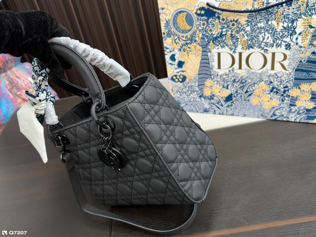 Replica Dior Bag 23*20CM
