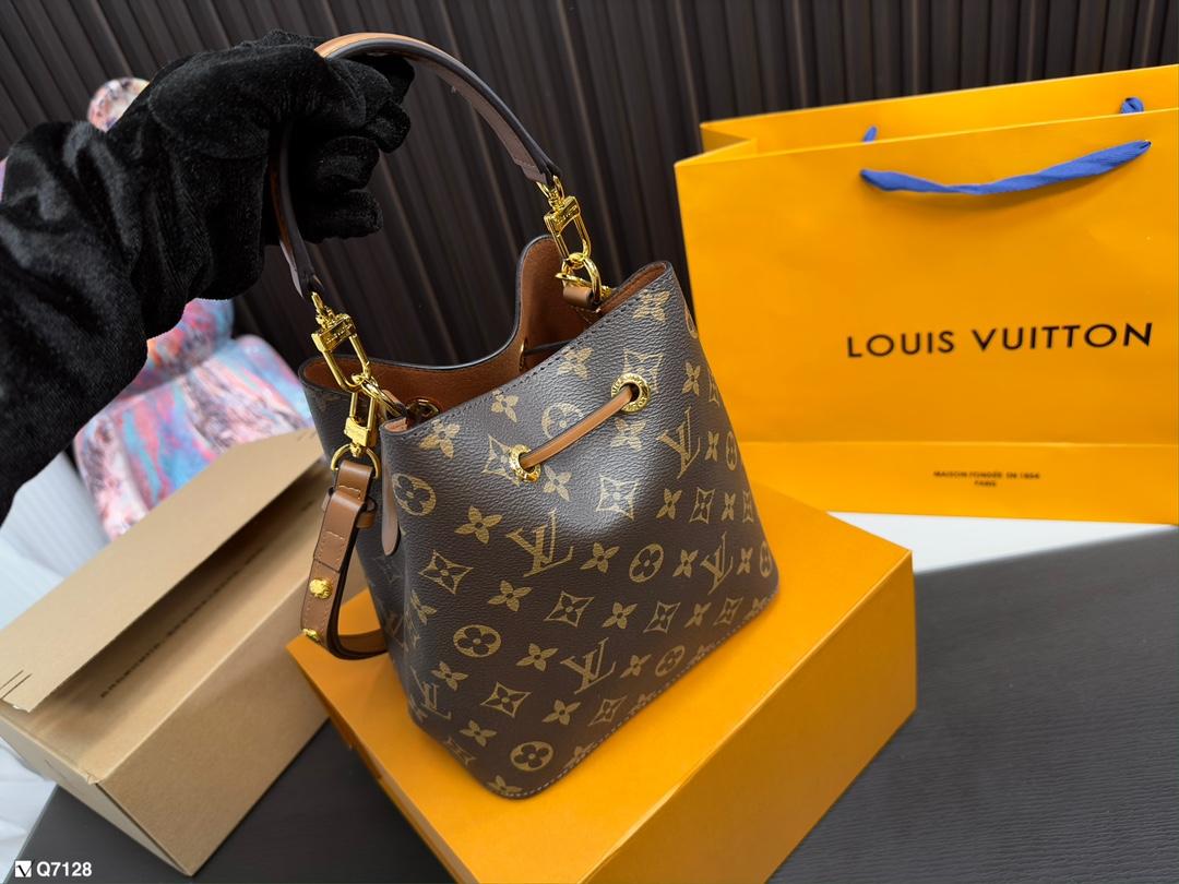 Replica Louis Vuitton Bag 20*20CM