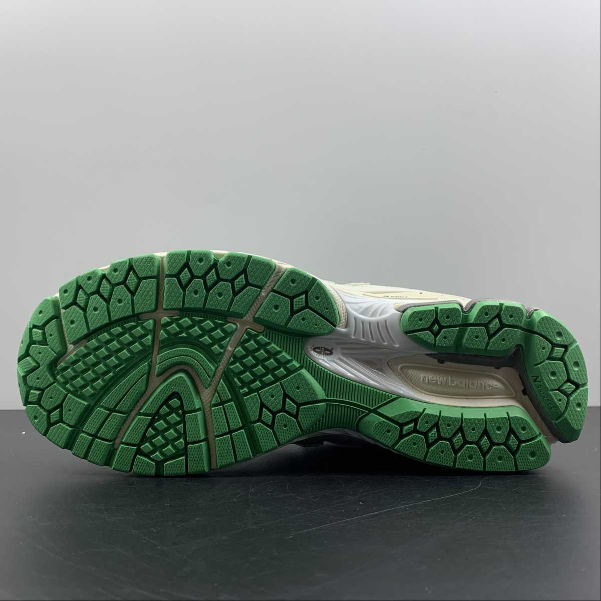 Replica New Balance Shoe New Balance NB2002 ML2002RGC 36-45