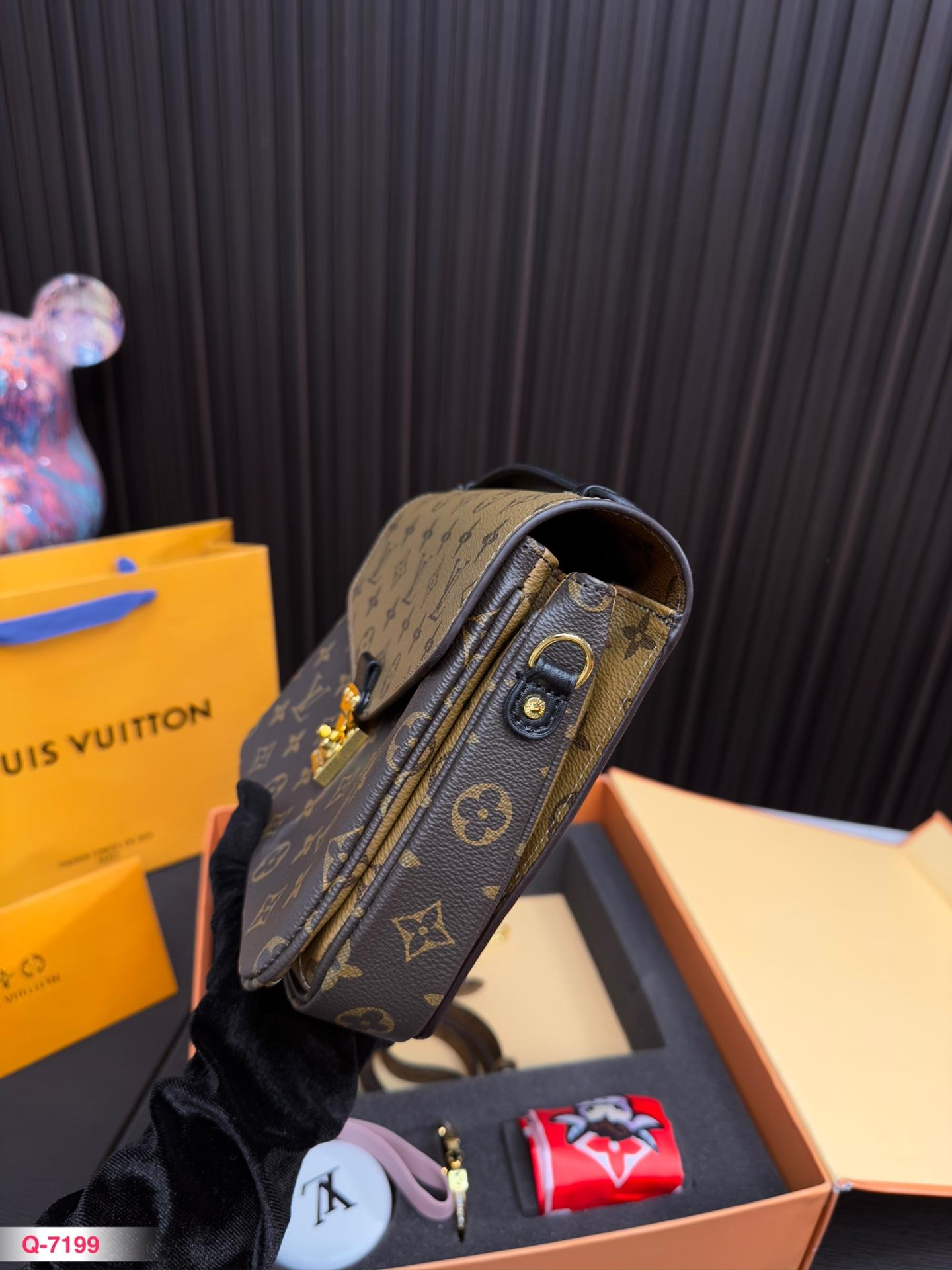 Replica Louis Vuitton Bag set 24*18CM