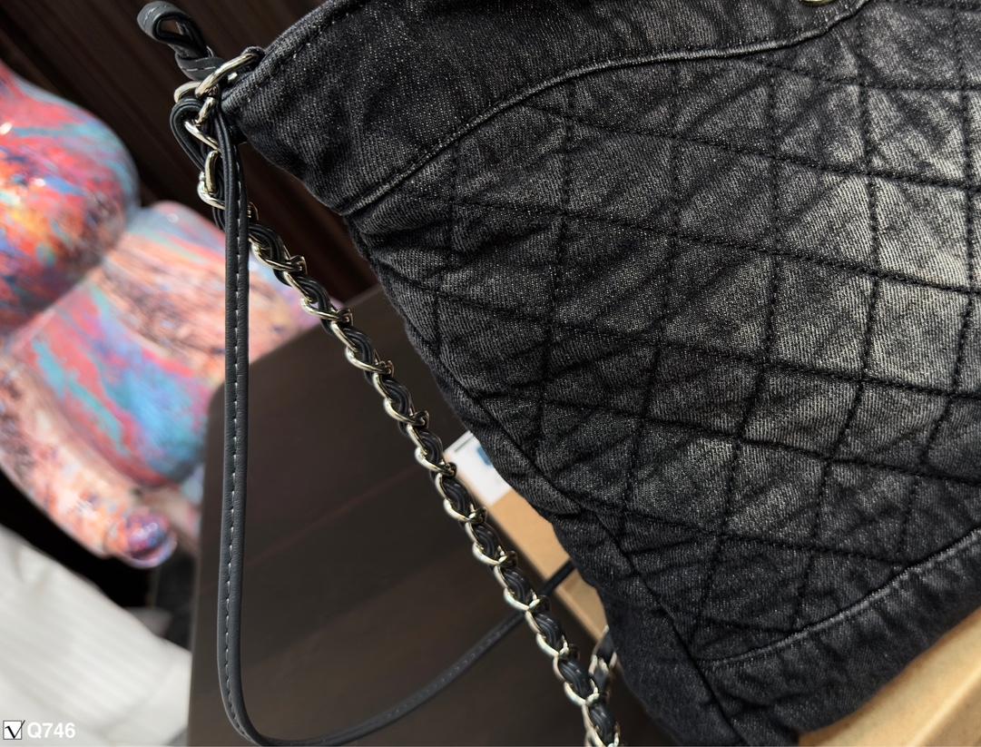 Replica Chanel Bag 37*27CM