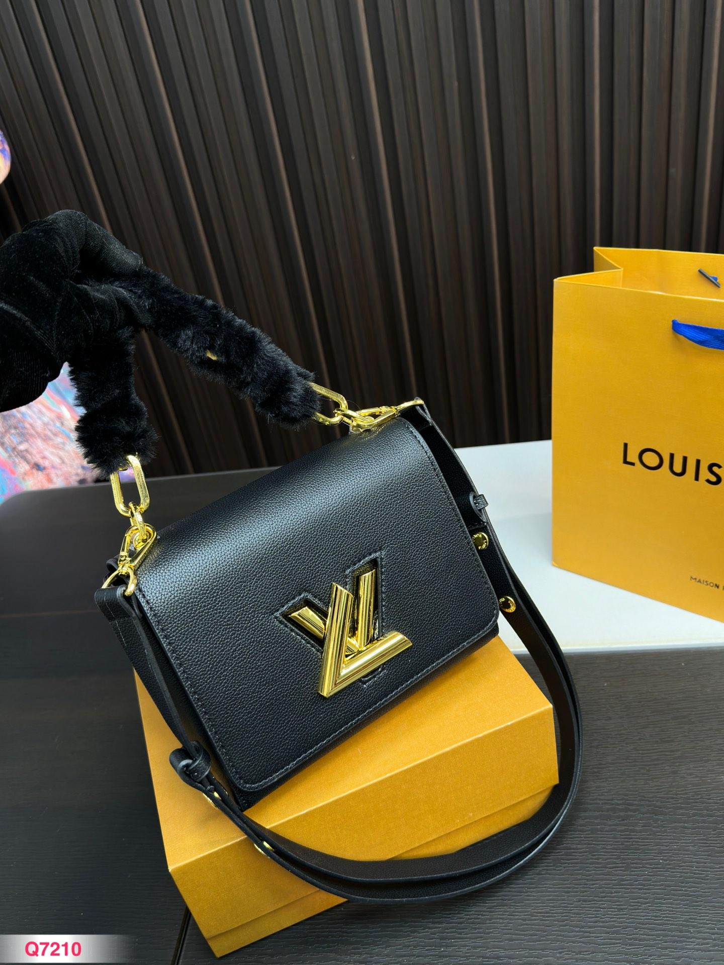 Replica Louis Vuitton Bag 19*15CM