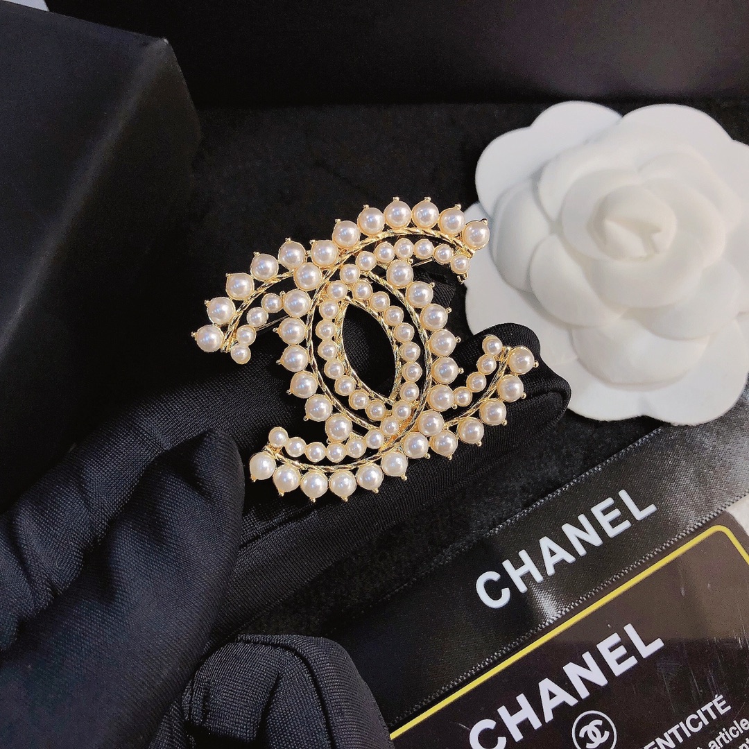 Replica CHANEL Brooch