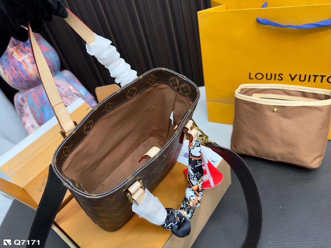 Replica Louis Vuitton Bag 20*20CM