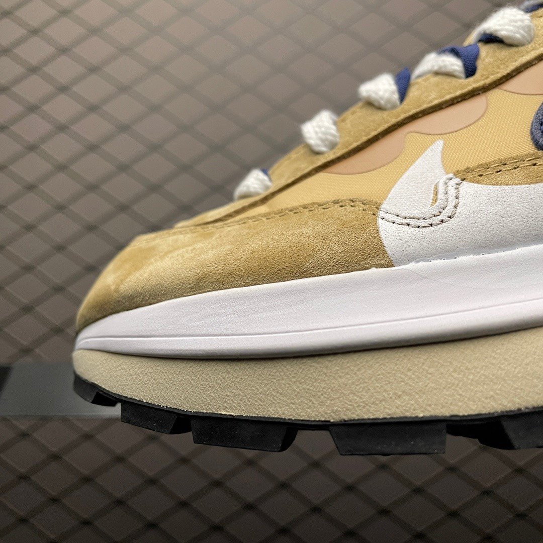 Replica Nike Shoe Sacai x Nike Vaporwaffle 3.0  DD1875-200 N_02920