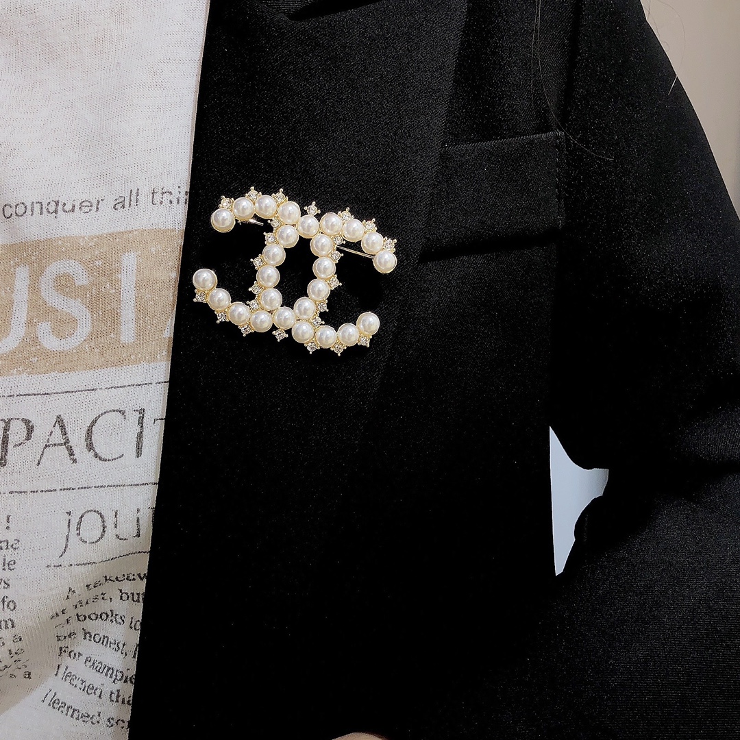 Replica CHANEL Brooch