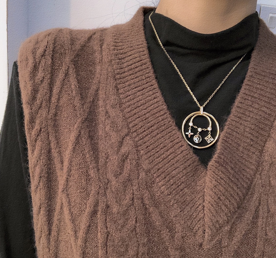Replica LOUIS VUITTON Necklace