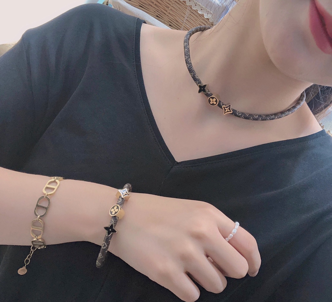 Replica LOUIS VUITTON Bracelet