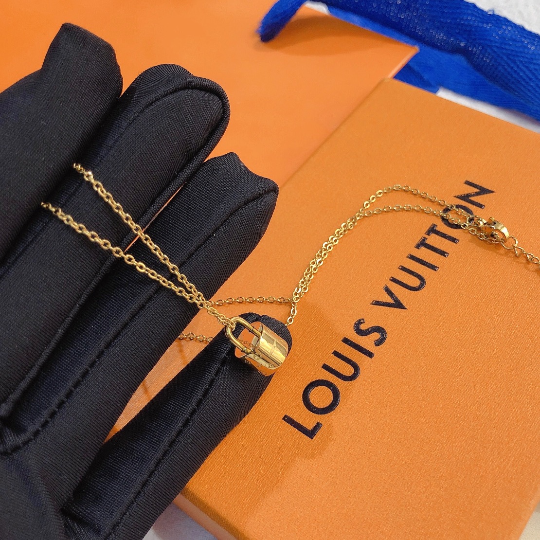 Replica LOUIS VUITTON Necklace