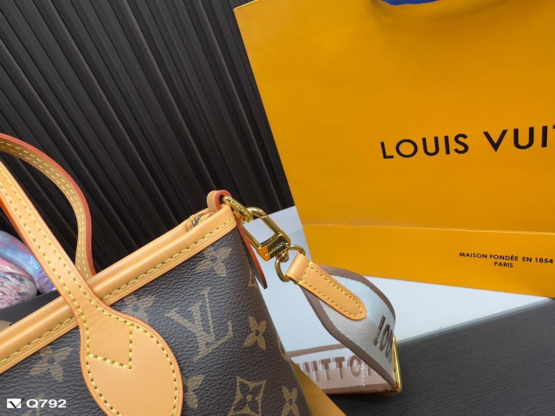 Replica Louis Vuitton Bag 13*19CM