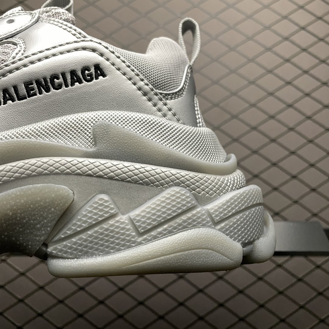 Replica Balenciaga Shoe Balenciaga Triple S 35-40 44TNNM75z