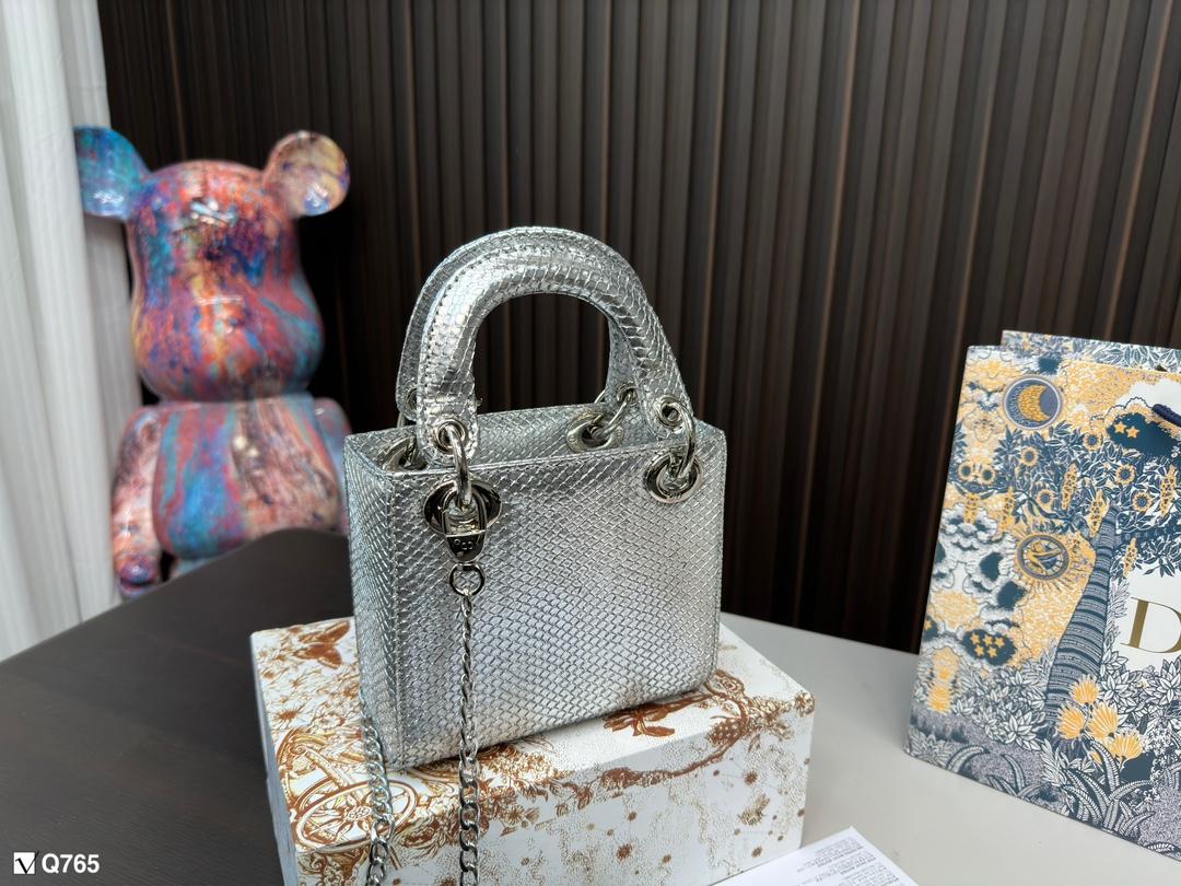Replica Dior Bag  14*17*7CM