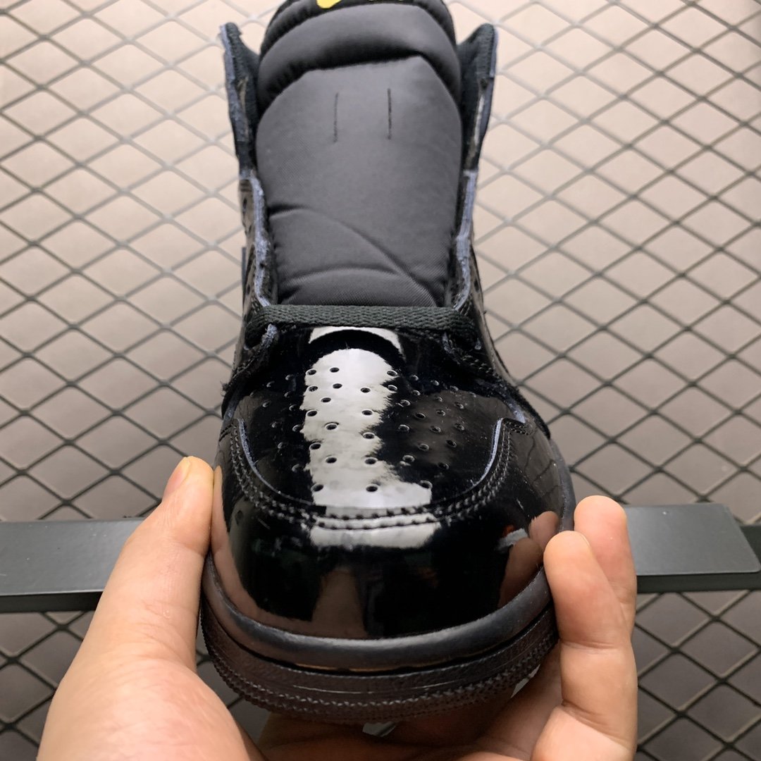Replica Air Jordan Shoe Air Jordan 1 High OG GS Black Metallic Gold 555088-032 Size 36-4