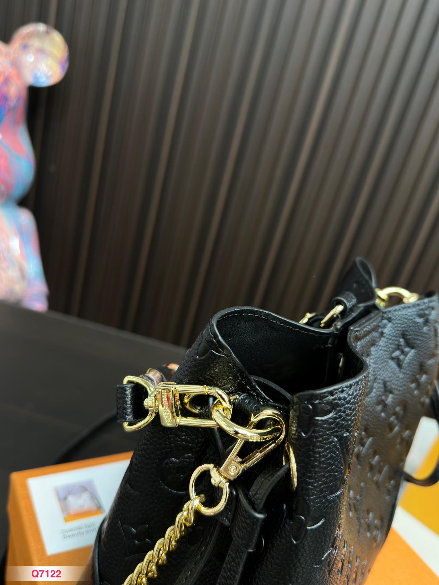 Replica Louis Vuitton Bag 19*20CM