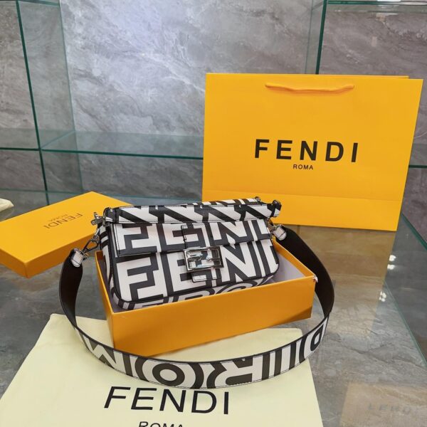 Replica Fendi Bag 26*19CM