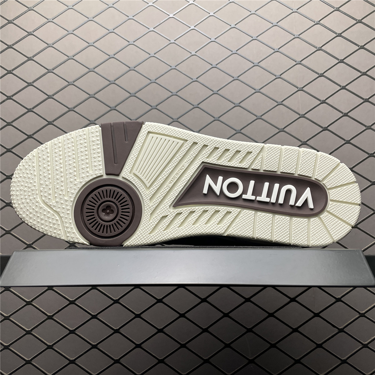Replica LV Shoe  Louis Vuitton LV Trainer Brown