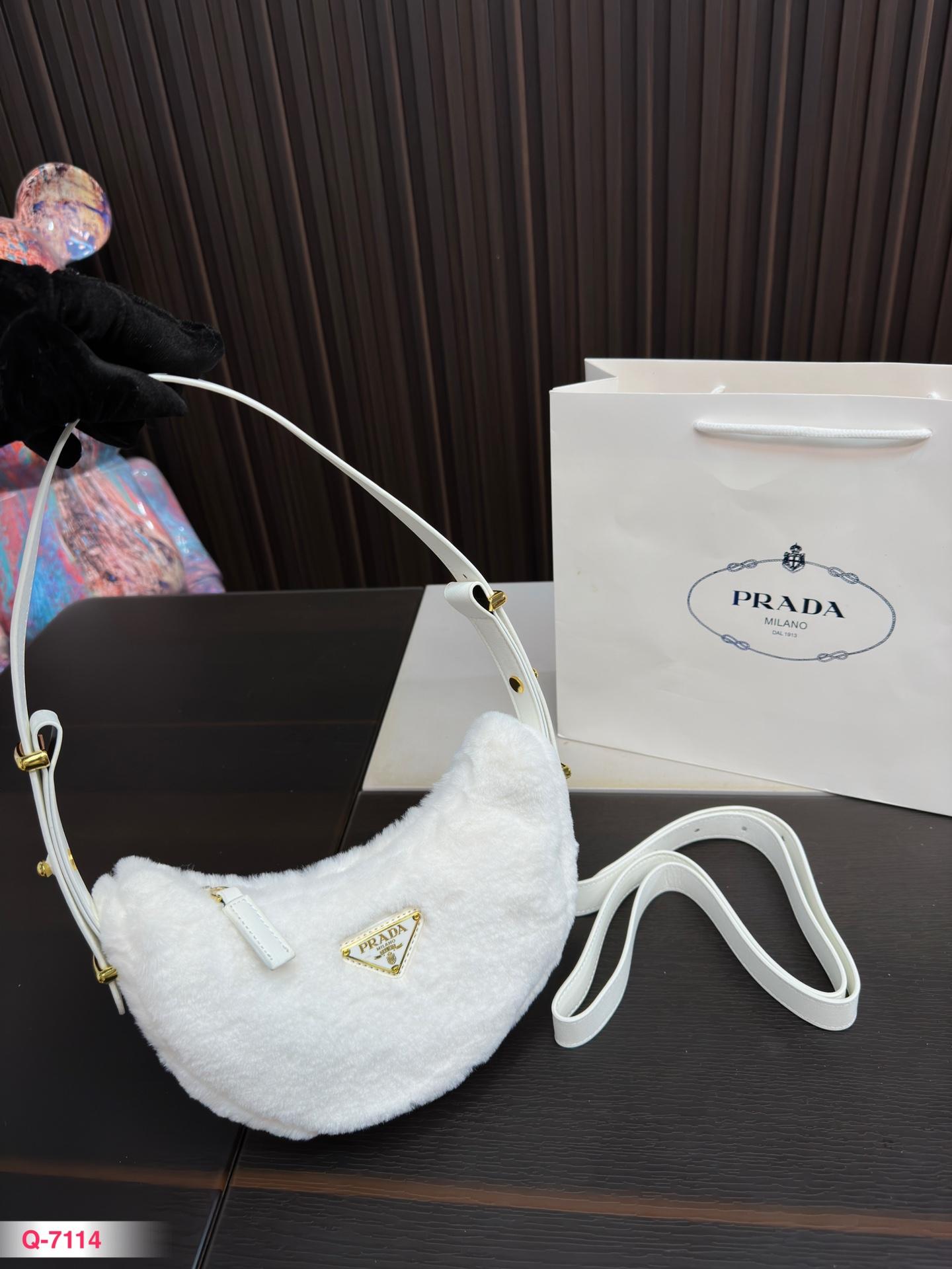Replica Prada Bag 22*13CM