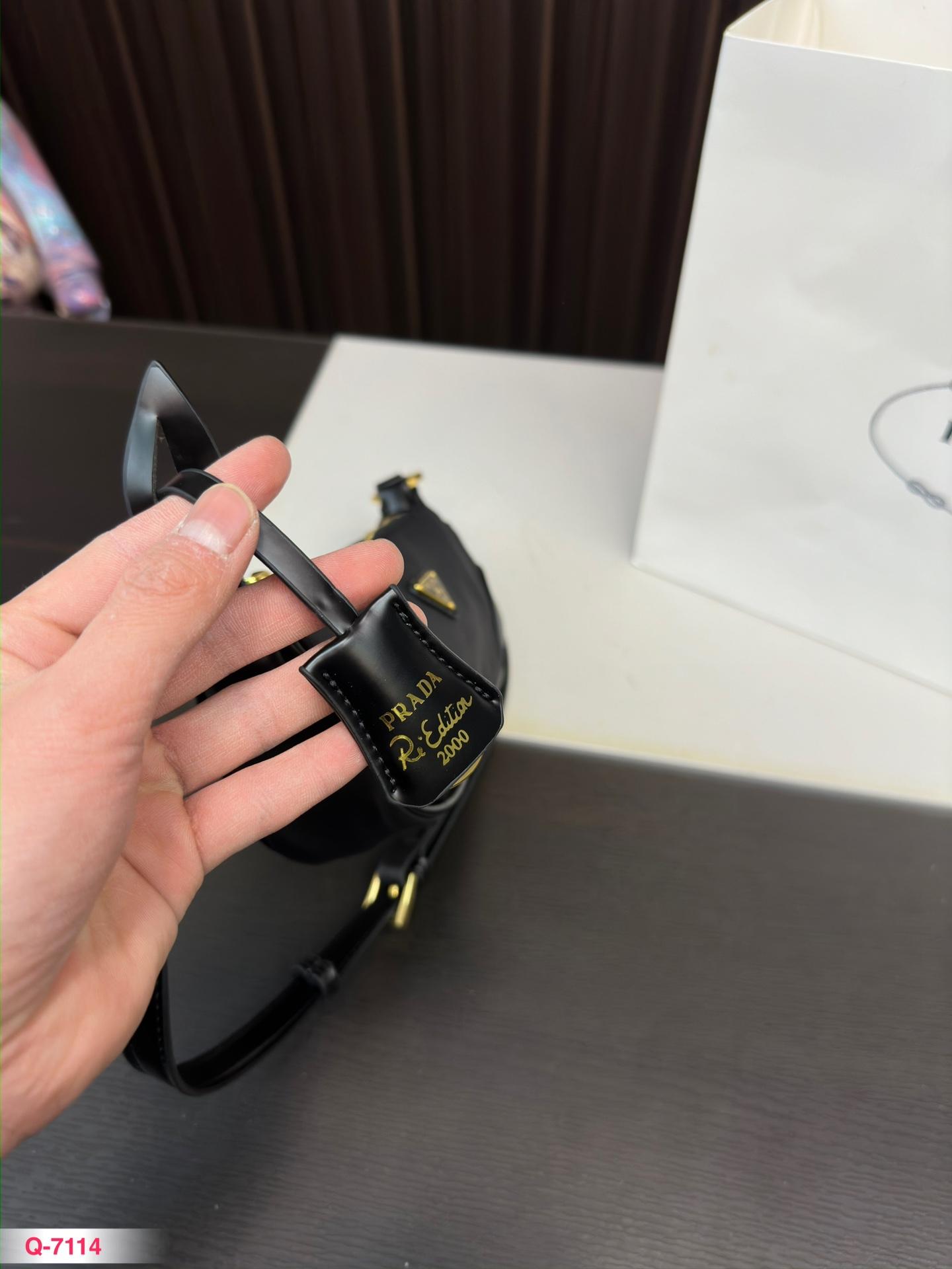 Replica Prada Bag 10*22CM