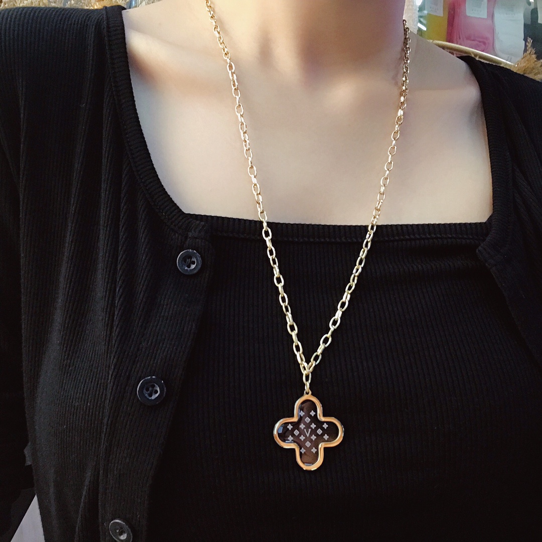 Replica LOUIS VUITTON Necklace