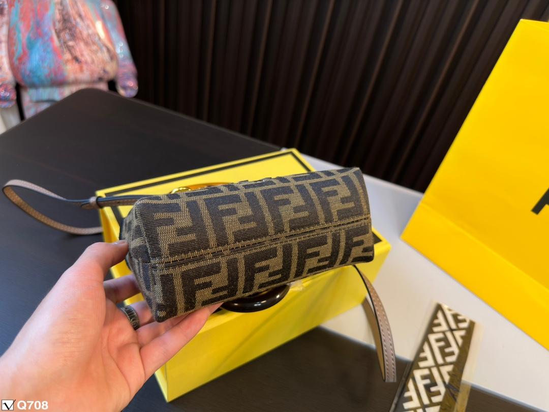 Replica Fendi Bag 17*12CM