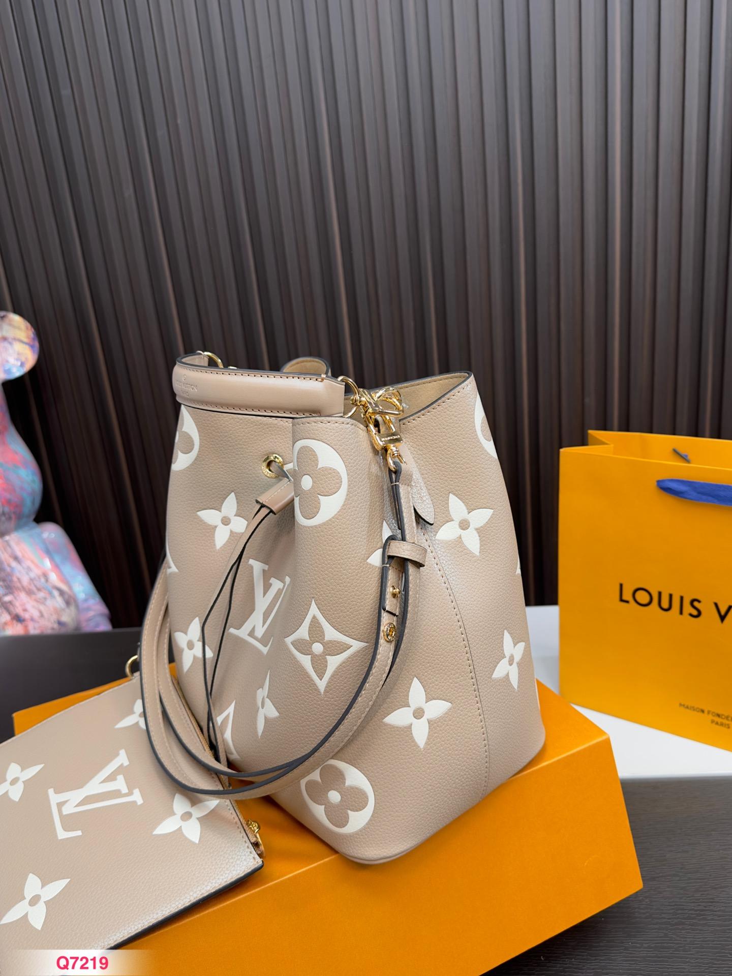 Replica Louis Vuitton Bag 26*26CM