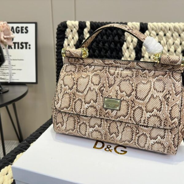 Replica Dolce Gabbana Bag 21*18CM