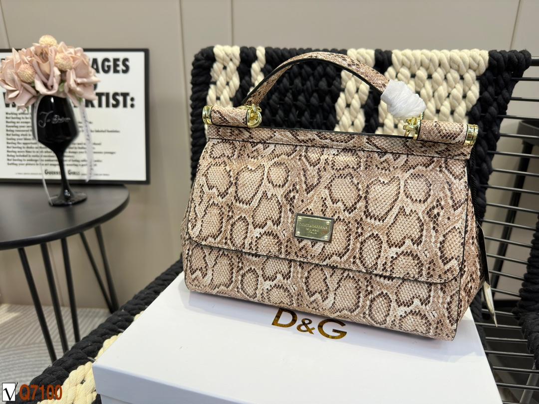 Replica Dolce Gabbana Bag 21*18CM