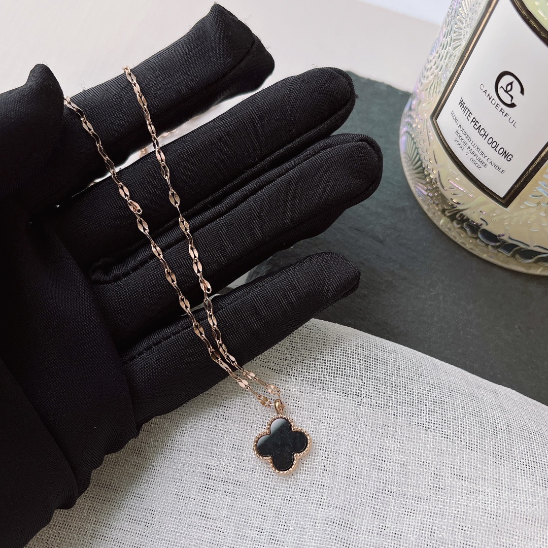 Replica VanCleef Arpels Necklace