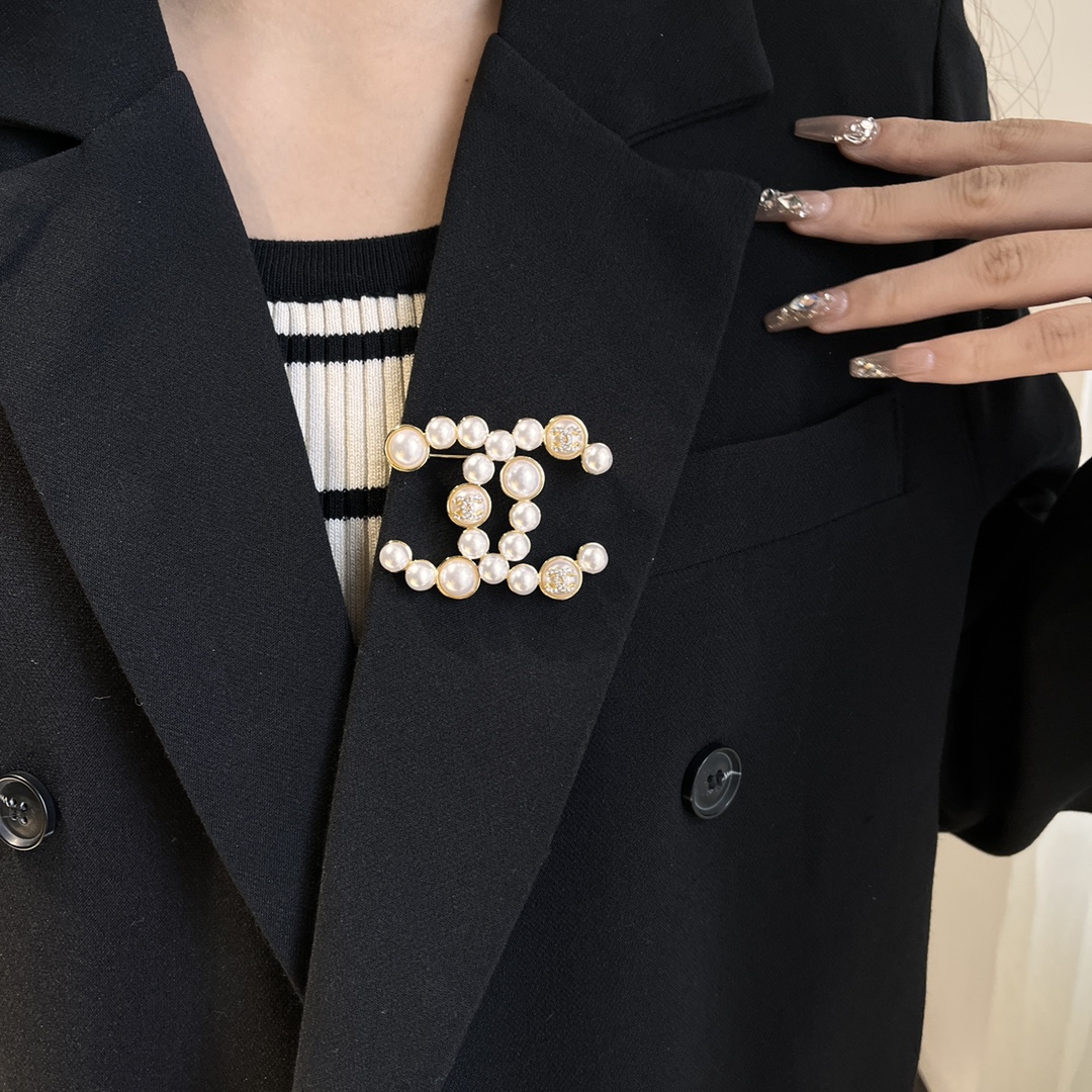 Replica CHANEL Brooch