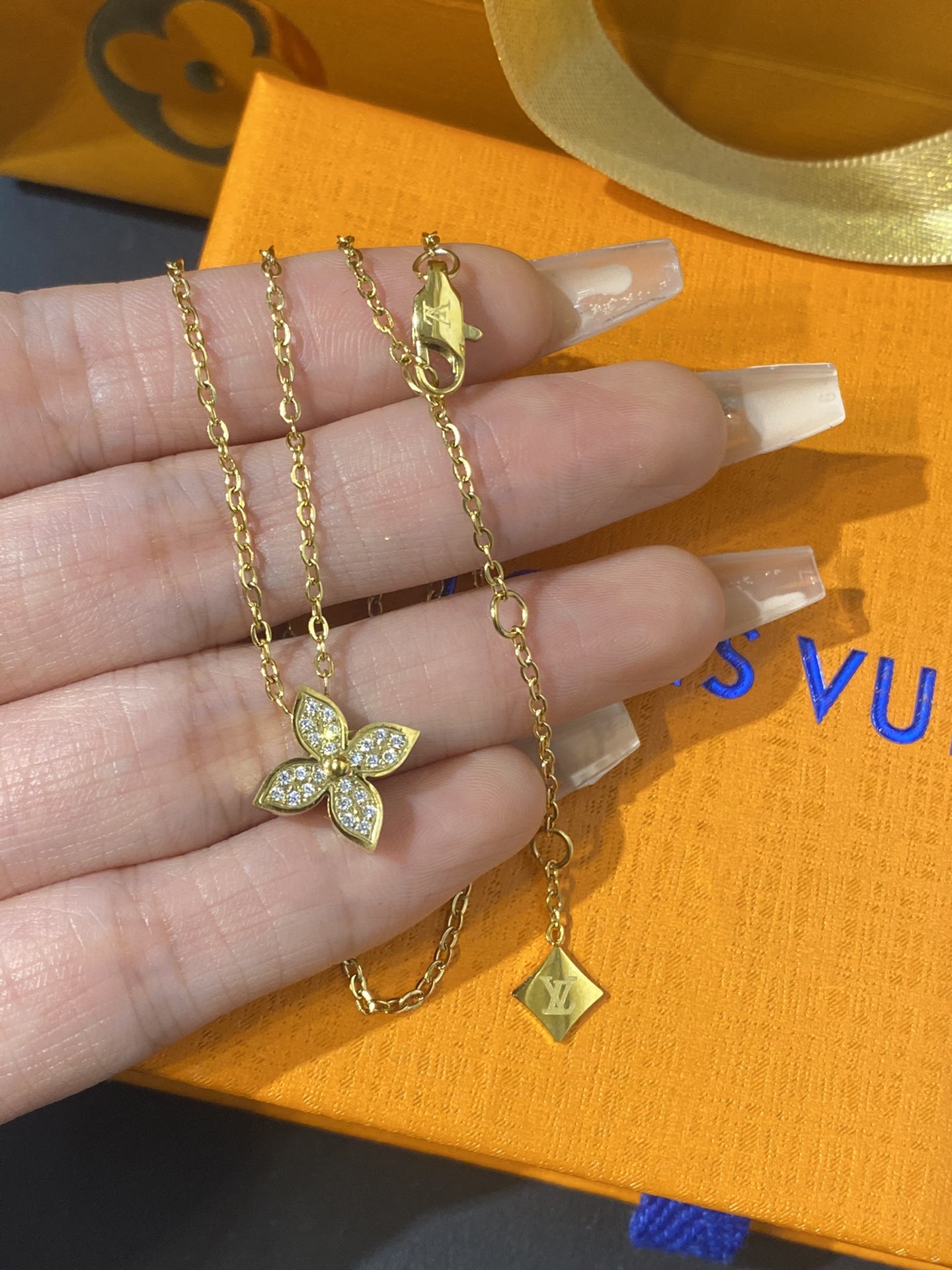 Replica LOUIS VUITTON Necklace