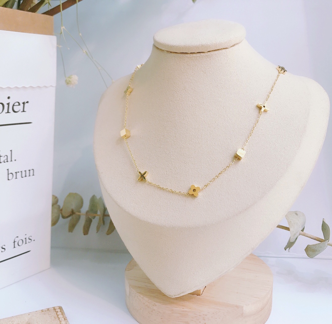 Replica LOUIS VUITTON Necklace